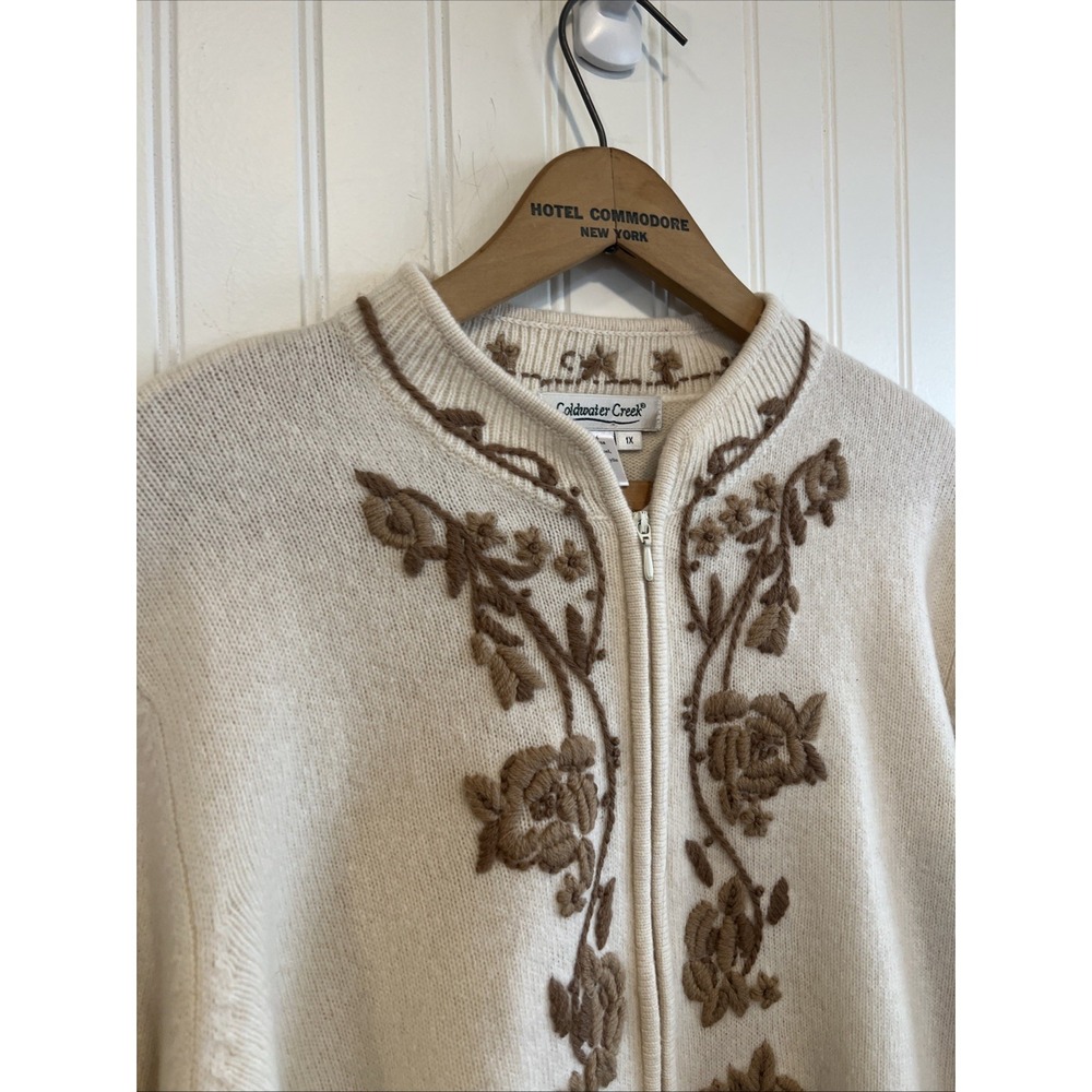 Coldwater Creek 100% lambs wool sweater embroidered brown flowers Cottagecore 1X - Picture 2 of 11